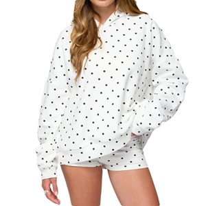 Ensemble de survêtement deux pièces pour femme, comprenant un crop top à capuche et un short, avec logo personnalisé, idéal pour l'hiver, en coton 100% lavé, pour le jogging, vente en gros - Product Image 1