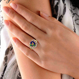 Bague Cocktail Femme en Or Jaune avec Diamant de Laboratoire et Émail Bleu Vert, Motif Paon, Vente en Gros - Product Image 3