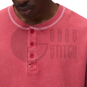 Camiseta de Manga Corta para Hombre, Color Rojo, Tejido Waffle, Cuello Redondo, Ribete en Contraste, Corte Regular, Color Sólido, 100% Algodón - Product Image 2