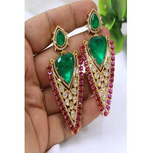 Pendientes de Lujo de Latón Chapado en Oro con Moissanita de Primera Calidad, Hermosos Pendientes Kundan para Mujeres y Niñas, Ideales para Vestidos de Noche y Fiestas - Product Image 1