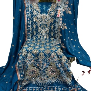 Dupatta Bordada de Algodón Chinon Puro y Grueso con Estilo Festivo en Santoon Mate para Ropa India y Pakistaní - Product Image 2