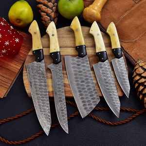 Juego de cuchillos de chef hechos a mano de alta calidad, hechos a medida, de acero de Damasco de alta calidad con mangos de hueso, juego de 5 piezas con funda de cuero. - Product Image 4