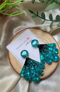 Boucles d'oreilles en résine Chic Vibe, design tendance, finition lisse, prix usine, vente en gros - Product Image 2