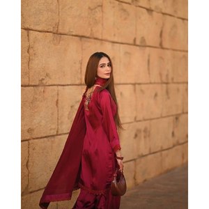 Women's Red LG Beautiful Top and Bottom with Dupatta for Parties Elegant <b>Set</b> - Product Image 3