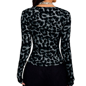 Top Corto Sexy con Estampado de Leopardo para Mujer, Manga Larga, Cuello en V, Ajustado, Tela Elástica, Ropa Urbana, Nuevo 2026, Suministro al por Mayor Personalizado OEM - Product Image 3