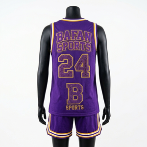 Conjunto de camiseta y pantalones cortos de baloncesto de malla de poliéster, morado con paneles de rayas doradas, logotipo personalizado con pedrería, conjuntos para mujer - Product Image 6