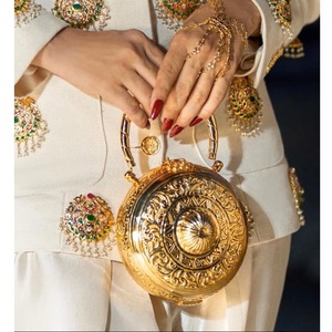 Sac à main rond en métal doré d'inspiration vintage God Grace Craft, pochette gaufrée pour collection de mariée, fait main et personnalisable - Product Image 1