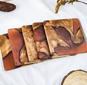 Dessous de verre en résine époxy faits à la main Dessous de verre carrés en bois Décor de table moderne et élégant Cadeaux de pendaison de crémaillère - Product Image 2