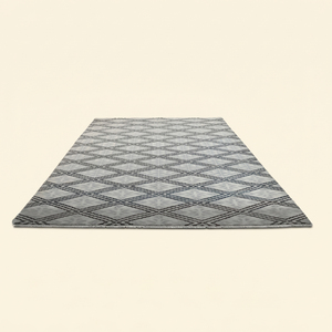 Alfombra de Lana Tejida a Mano con Diseño de Diamantes Nórdicos en Gris y Negro, Alfombra Moderna Geométrica Antideslizante y Ecológica para Sala de Estar u Hotel - Product Image 2