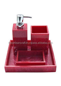 Juego de accesorios de baño de resina de cuatro piezas que incluyen soporte para dispensador de jabón y bandeja para Vasos - Product Image 2
