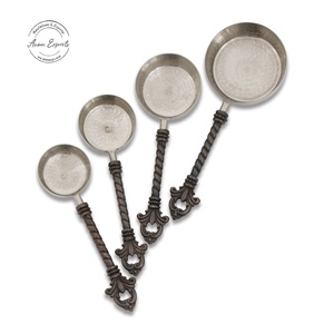 วินเทจสไตล์ชุด4ทองเหลืองโบราณอลูมิเนียมวัดถ้วยมีด้ามยาวสำหรับโรงแรม - Product Image 1