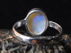 Anillo de Boda de Plata Maciza Australiana con Ópalo - Color Multifuego, Talla 6.5 de EE. UU., Engaste de Garras, Regalo para Fiesta o Boda - Clásico Hecho a Mano - Product Image 6