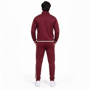 Conjunto Deportivo Premium para Hombre, Dos Piezas, Chaqueta y Pantalones, Diseño Cómodo y Transpirable, Ideal para OEM - Product Image 2