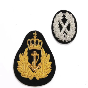 Badge brodé en fil métallique 3D pour casquette, en métal, à coudre, avec logo filaire, fournisseur, couronne dorée, épingle de sécurité manuelle, vente en gros - Product Image 1