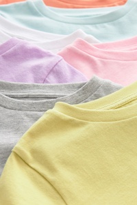 T-shirt unisexe à col en V, imprimé avec un motif WATERMARK sur le devant, coupe classique, 100% coton, écologique, logo personnalisé - Product Image 3