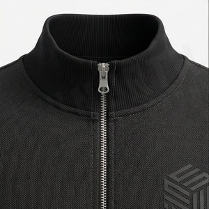Survêtement noir pour homme avec sweat-shirt à col montant zippé, poches latérales et pantalon de jogging assorti – Design minimaliste pour l'automne - Product Image 4