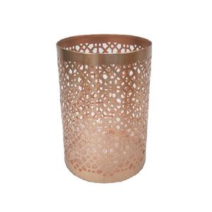 Portavelas de metal color oro rosa de alta calidad son regalos pensados y prácticos para cualquier ocasión. - Product Image 1