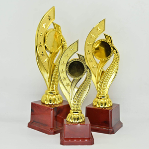 Trofeo Premium Estrella de Oro con Diseño de Hoja de Laurel y Base Negra, Trofeo Decorativo de Reconocimiento para Eventos y Competiciones - Product Image 1