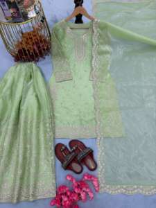 Traje Étnico de Fiesta para Mujer, Salwar Kameez de Georgette Sintética, con Kurta Bordada y Sharara - Product Image 3