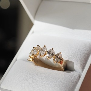 แหวนเพชรทรงรี 1.98 กะรัต ทองคำแท้ 14k แหวนแต่งงานแบบครึ่งวงแหวนประดับเพชรแบบ Prong Set แหวนซ้อนกันได้ เครื่องประดับเจ้าสาวทันสมัย - Product Image 2