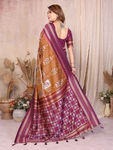 Sari en soie Ikkat élégant pour femmes – Texture lisse et pallu richement tissé – Tenue de mariage indienne traditionnelle - Product Image 3