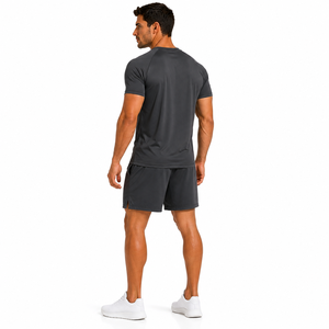 Ensemble de t-shirts sportifs à manches courtes gris foncé pour hommes, séchage rapide, en polyester tricoté, vêtements de sport d'été, shorts et baskets blanches inclus - Product Image 2