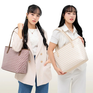 กระเป๋าโท้ทผู้หญิง Hody VELLA BAG หนังสังเคราะห์คุณภาพพรีเมียม ลายโลโก้ Hody ปิดด้วยซิป ซับในผ้าซาติน สไตล์มินิมอล - Product Image 1