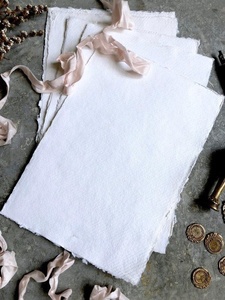 Feuilles de papier décoratives faites à la main très vendues pour les couvertures de journaux et les cartes de vœux, formats A4 et A5, pour mariages et occasions spéciales - Product Image 4