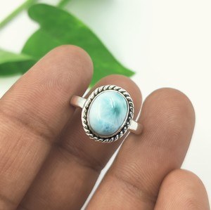 Creative Impact Bague en argent sterling 925 avec pierre précieuse ovale en Larimar naturel, sertie clos, tendance, pour mariage et fête, 2 grammes, vente en gros - Product Image 1