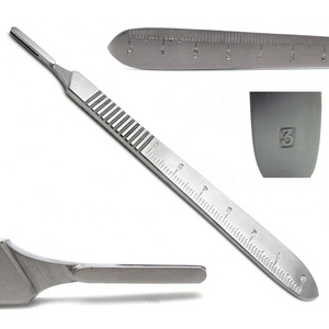 Juego de Instrumentos Quirúrgicos de Alta Calidad con Mango de Bisturí N.° 4, Acero Inoxidable, Certificado CE, para Uso Hospitalario - Product Image 1