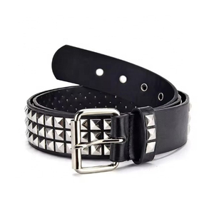 Cinturón Casual Negro de Cuero Vacuno con Tachuelas Estilo Punk, Hebilla de Aleación, Remaches Piramidales y Cadena de Diseño Cuadrado para Hombre y Mujer - Product Image 3
