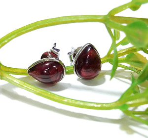 KGN SILVER JEWELLERY HOUSE Pendientes de botón bohemios de granate rojo natural, plata maciza 925, forma de pera, regalo de aniversario para mujer - Product Image 4