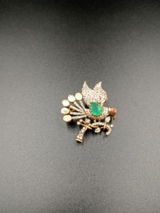 Bird-Shaped Silver Gold-Plated Brooch <b>Pins</b> Emerald Brilliant Cut Crystal Rhinestones Unisex Wedding Fashion Accessories for - Product Image 1
