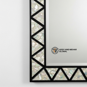 Espejo de Pared Rectangular de Lujo con Incrustaciones de Madreperla, Espejo Decorativo Hecho a Mano con Incrustaciones de Conchas y Marco Geométrico Negro - Product Image 5