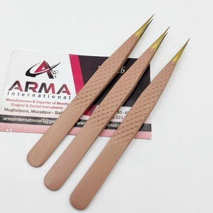 แหนบปลายตรงทำจากเหล็กกล้าไร้สนิมคุณภาพสูง ทนทาน ชุบทอง เหมาะสำหรับต่อขนตาอย่างมืออาชีพ - Product Image 5