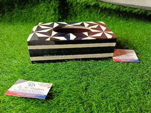 Boîte distributrice de mouchoirs en résine de qualité supérieure avec accent perlé, dessus de table élégant, coiffeuse et accessoire de salon - Product Image 3