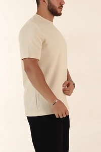 เสื้อถักแขนสั้นคอกลมสีแดงสำหรับผู้ชาย EVER GLOW ผลิตจากวิสโคส/คอตตอน สวมใส่สบาย ระบายอากาศได้ดี เป็นมิตรกับสิ่งแวดล้อม ป้องกันรอยยับ ด้านหน้าเรียบ - Product Image 2