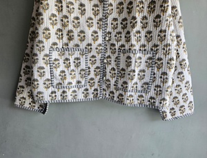 เสื้อแจ็คเก็ตผ้าควิลท์ คอวี ลายดอกไม้ ผ้าฝ้าย แขนยาว สำหรับผู้หญิง ใส่ได้ในฤดูใบไม้ผลิ ความยาวปกติ ติดกระดุม ผ้าทอ ของขวัญสำหรับเธอ - Product Image 3