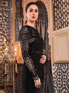 Sari de Organza con Bordado Elaborado y Diseño de Bordes Elegantes para Fiestas y Eventos Tradicionales - Product Image 3