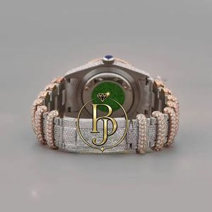 Montre-bracelet élégante de luxe en quartz avec diamants, boîtier argent et or rose, lunette sertie de pierres précieuses, verre, index roses, accent couronne bleue, acier inoxydable - Product Image 2