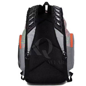 Sac de sport de basketball professionnel léger pour hommes et femmes, grande capacité 50-70L, design durable, parfait pour l'entraînement et la pratique - Product Image 2