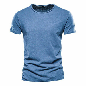 เสื้อยืดออกกำลังกายผู้ชาย แขนสั้น ทรงปกติ ผ้าฝ้าย 100% ระบายอากาศดี เป็นมิตรกับสิ่งแวดล้อม พิมพ์ลายโลโก้ด้านหน้า สวมใส่สบาย เหมาะสำหรับฤดูร้อน - Product Image 1