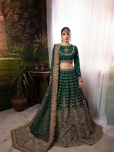 Lehenga Choli Verde Esmeralda con Bordado Dorado, Vestido de Boda Tradicional Largo Hasta el Suelo para Mujeres, Estilo India Pakistán - Product Image 4