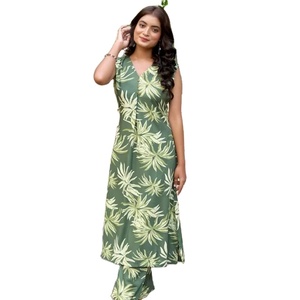 Kurti Elegante con Estampado de Lámina de Rayón y Bordado - Product Image 1
