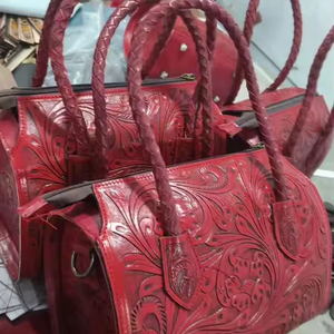 Bolso de Mano Ejecutivo de Cuero Genuino Hecho a Mano con Cierre de Cremallera y Concho con Estampado Animal Marrón - Product Image 1