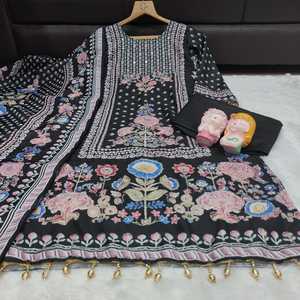 Elegante Conjunto de Traje Muslin con Bordado Floral, Corte Regular Moderno, Salwar Kameez de Diseñador, Ropa Casual Indo-Occidental para Mujer, de Secado Rápido - Product Image 3