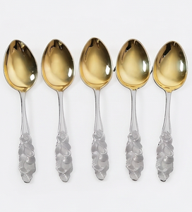 Ensemble de cuillères à dessert en acier inoxydable plaqué or, design classique, manche long, finition miroir, cuillère à thé durable pour la cuisine - Product Image 1