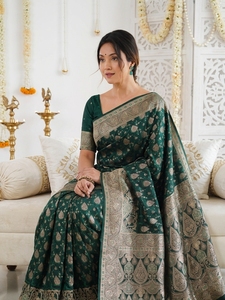 AARA Fashion Emerald <b>Green</b> <b>Silk</b> Saree Gold Zari Work Traditional Indian Wedding Wear for Women Floor Length Regular Fit Sun - Product Image 3
