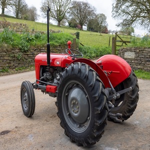 ซื้อรถแทรกเตอร์ล้อยางขนาดเล็ก Massey Ferguson 35 คุณภาพพรีเมียม ทนทาน ใช้งานได้ดี จัดส่งรวดเร็ว มีจำหน่ายแล้ว - Product Image 5