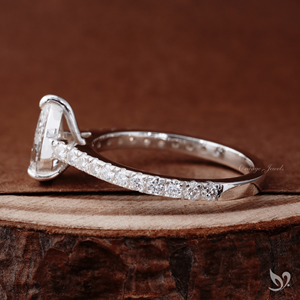 Bague de fiançailles en or blanc 10K avec diamant de laboratoire en forme de goutte de larme 1 carat, sertie pavé style cathédrale, certifiée IGI, bague de mariée de luxe - Product Image 2
